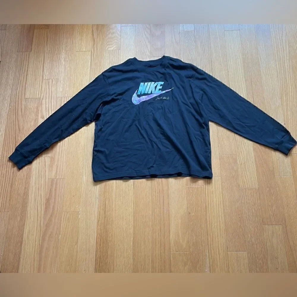 NWT Nike Essential Long Sleeve Tee Women Size M (DV9945-010)MSRP$45